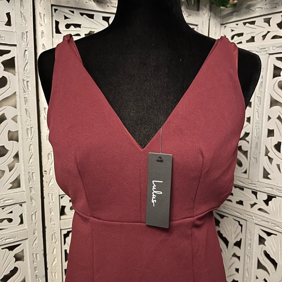 NWT! LULUS LOVELY MAROON RED FITTED WITH TRUMPET SKIRT SLEEVELESS FORMAL DRESS - Picture 3 of 9